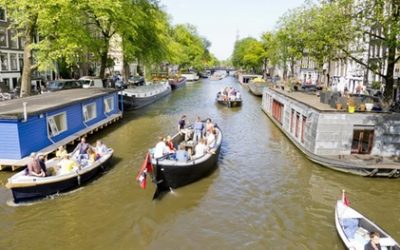 Sloepdelen: 4 uur varen door Amsterdam, Haarlem of Leiden met max. 12 personen