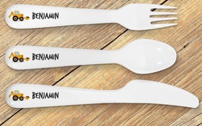 3-Piece Personalised Kids Cutlery: 1 ($11.99), 2 ($21.99), 3 ($31.99) or 4 Sets ($41.99) from Dinkleboo (Up to $99.96)